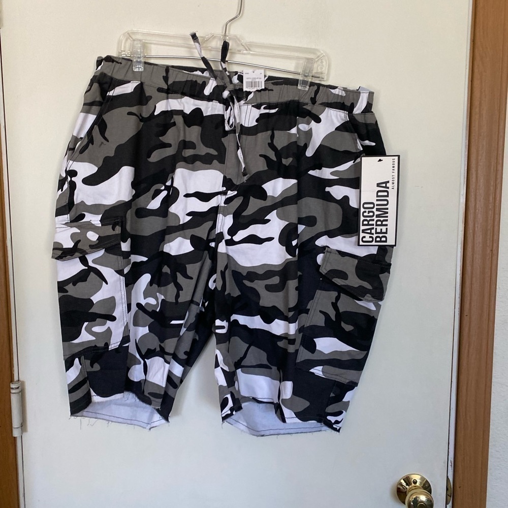 Almost famous Kirko, Bermuda, black, white gray, camo 3X men’s